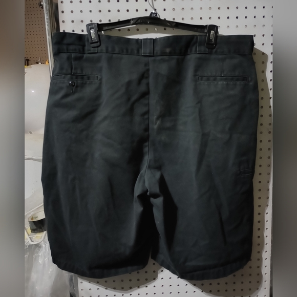 Men's Dickie's Black Shorts 44 - Picture 2 of 7